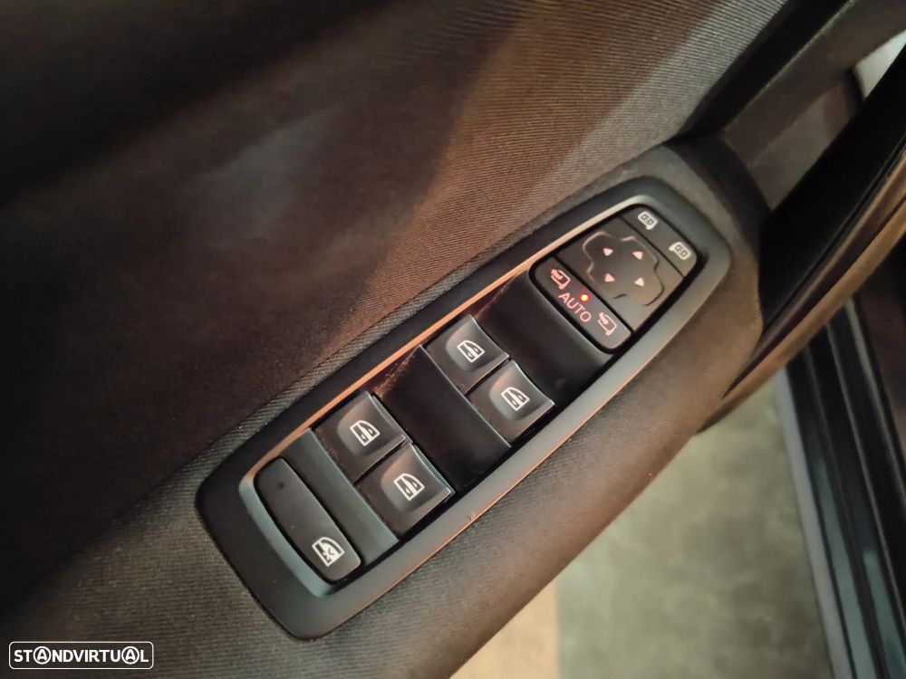 Renault Mégane ENERGY dCi 110 EDC INTENS - 8