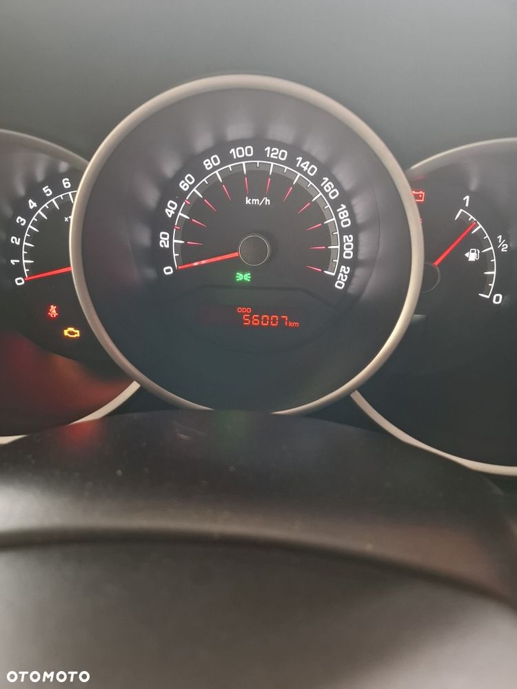 Kia Venga - 6