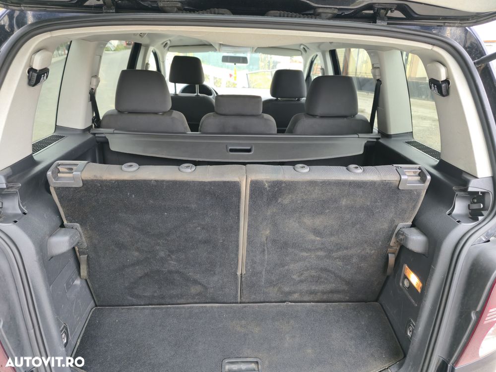 Volkswagen Touran 1.9 TDI Conceptline - 6
