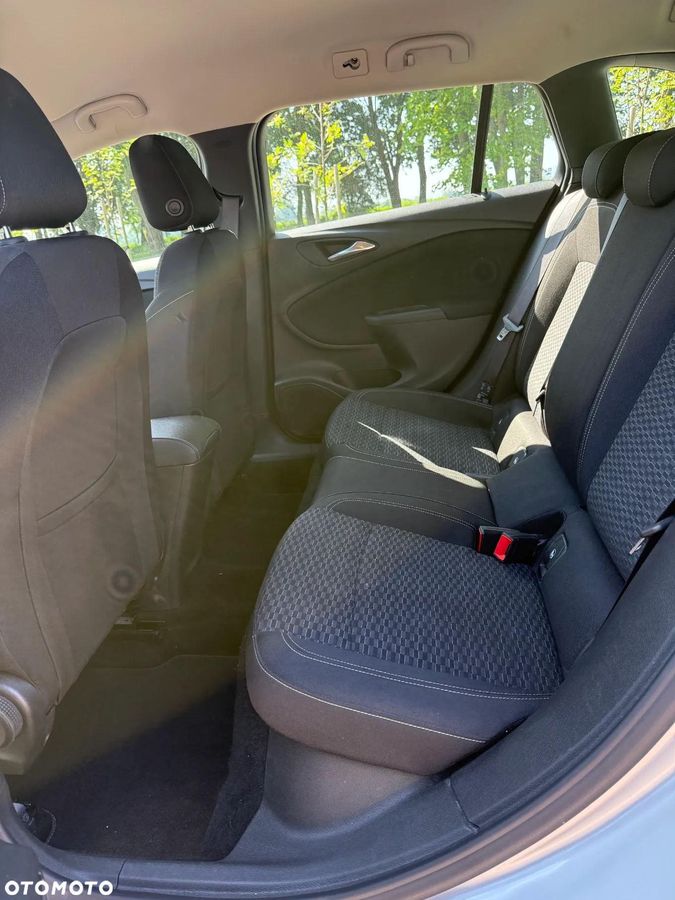 Opel Astra 1.6 D Start/Stop 120 Jahre - 9