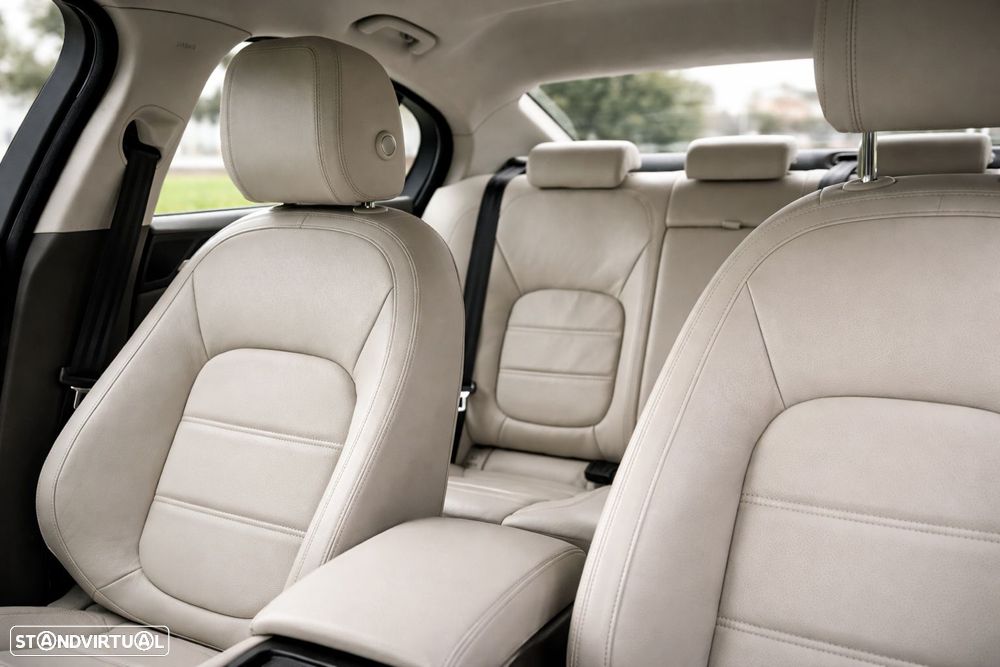 Jaguar XE 2.0 D Prestige AWD Aut. - 7