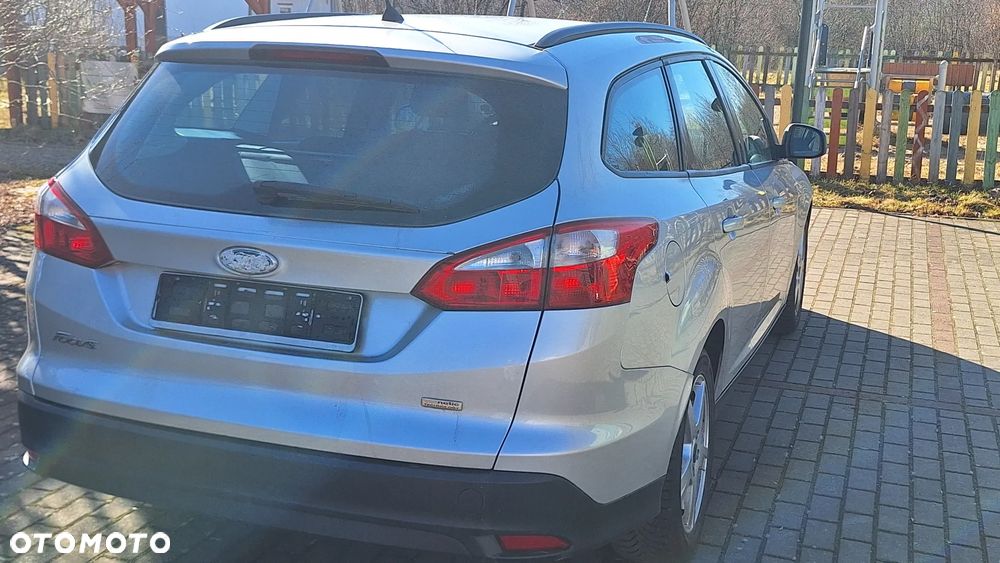 Ford Focus 1.6 TDCi DPF Titanium - 6