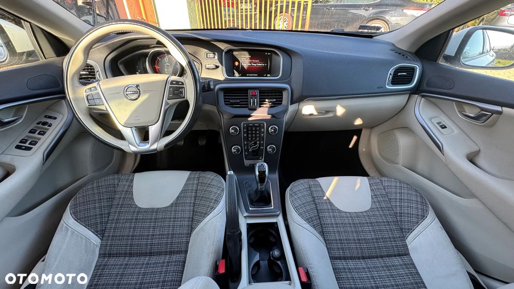 Volvo V40 D3 Drive-E Momentum - 3