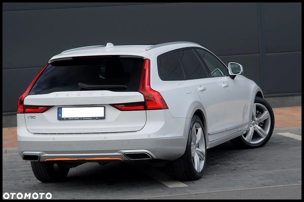 Volvo V90 Cross Country D5 AWD Ocean Race - 18