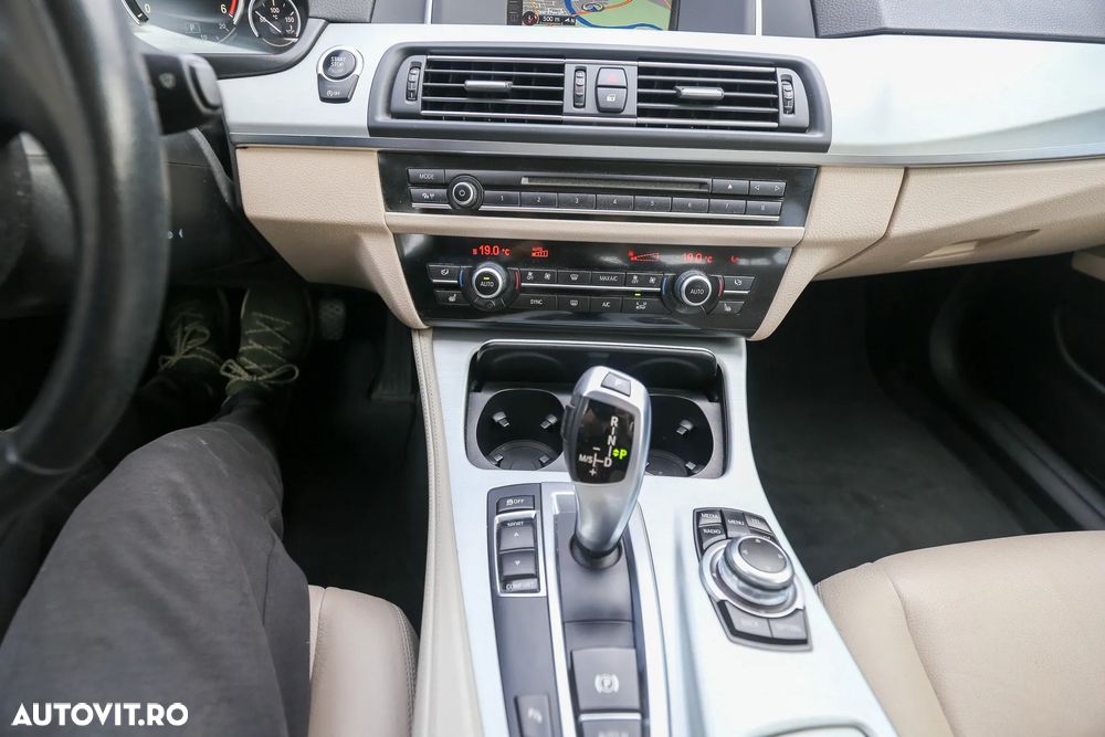 BMW Seria 5 ver-525d-aut- - 19