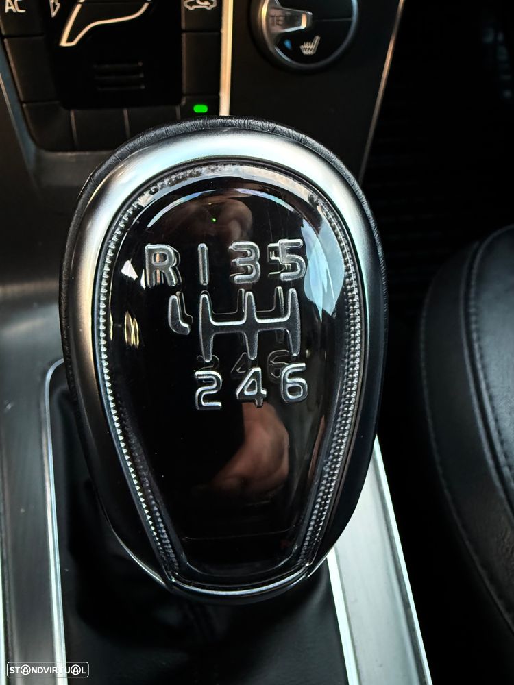 Volvo V40 1.6 D2 Eco Momentum - 28