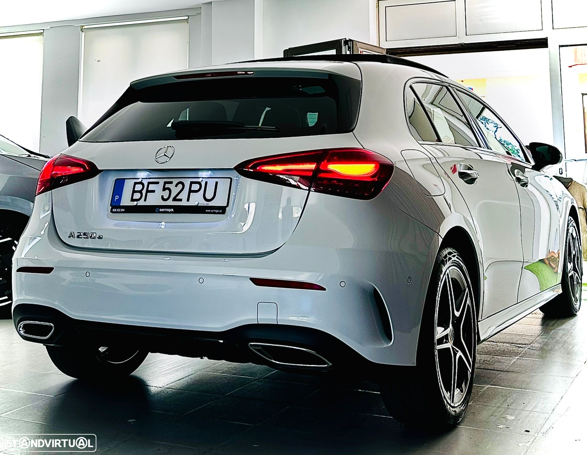 Mercedes-Benz A 250 e AMG Line - 5