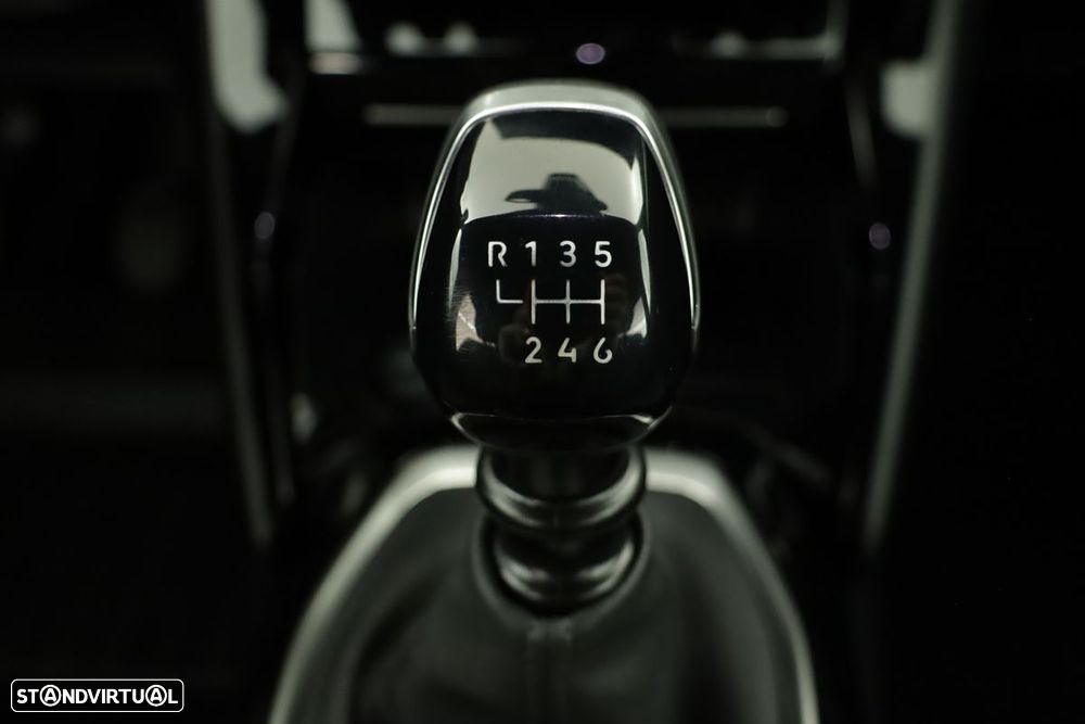 Peugeot 2008 1.2 PureTech Allure - 14