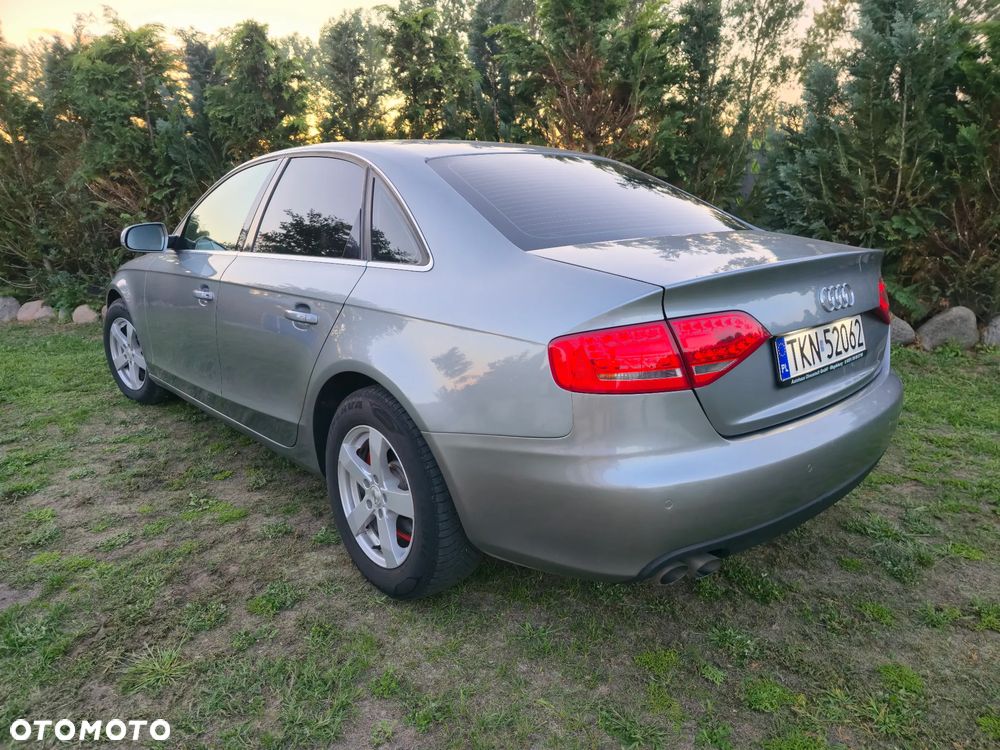 Audi A4 Limousine - 4