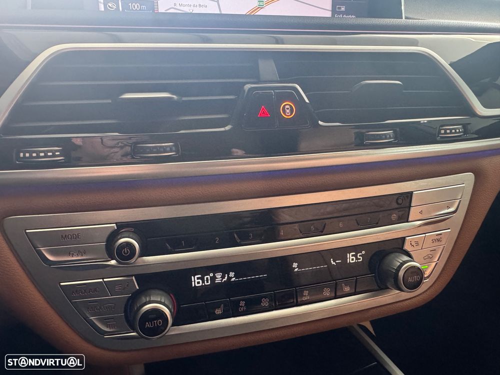 BMW 740 d xDrive Pack M Auto - 25