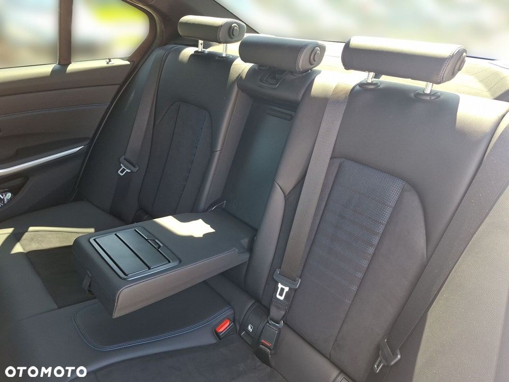 BMW Seria 3 - 18