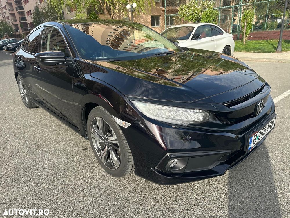 Honda Civic 1.5 VTEC Turbo CVT Executive - 2