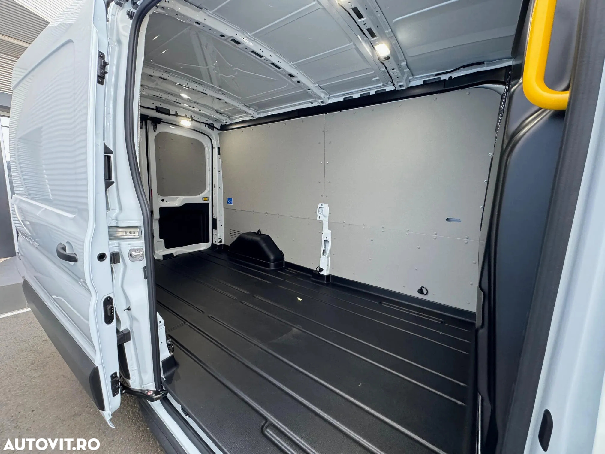 Ford Transit - 11