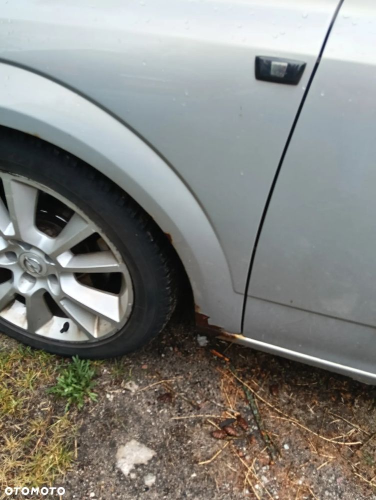 Opel Astra 2.0 Turbo Cosmo - 4