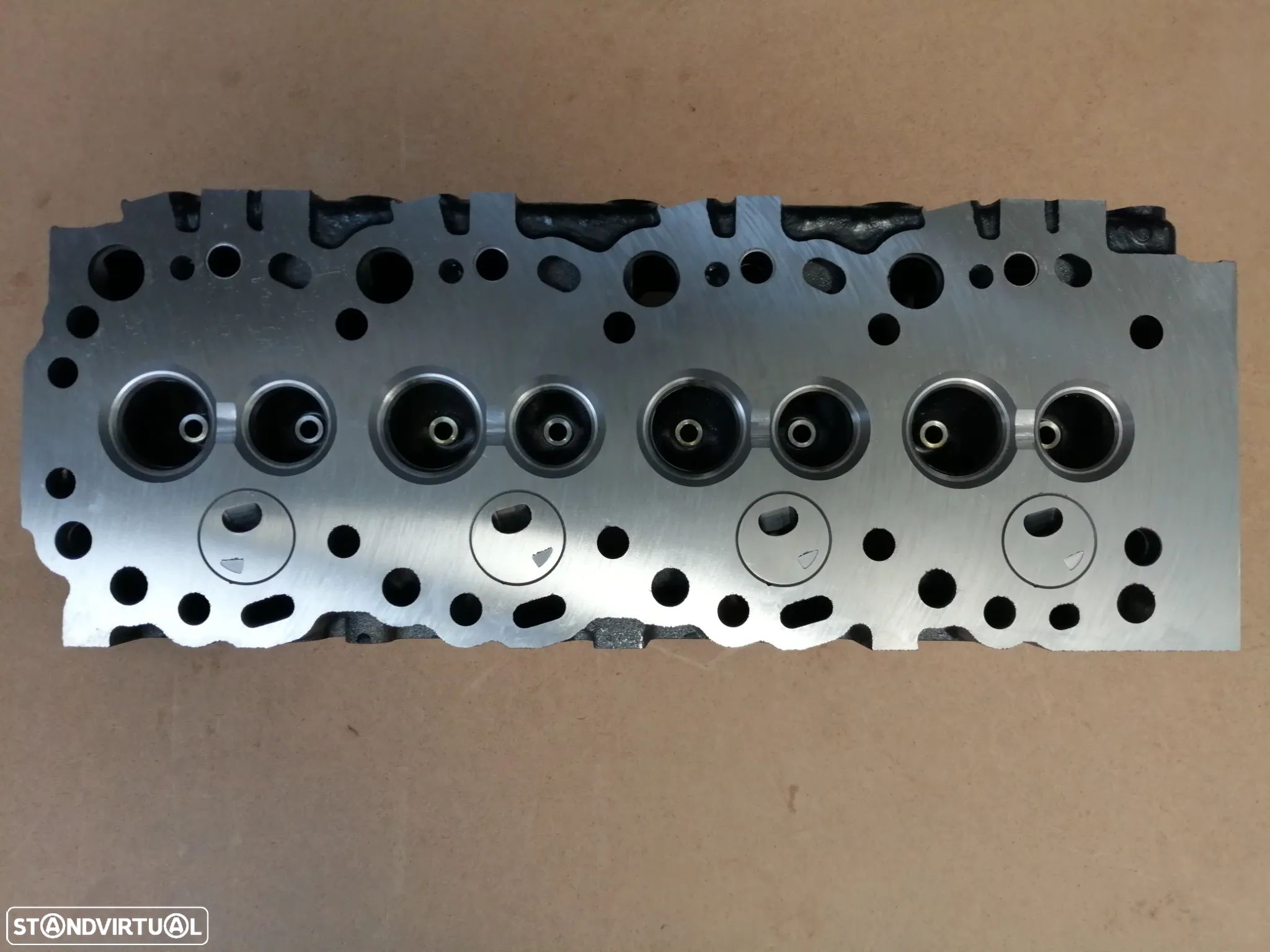 Cabeça de Motor 2LT 2.4 D - Toyota Land Cruiser LJ70 e LJ73 - 1