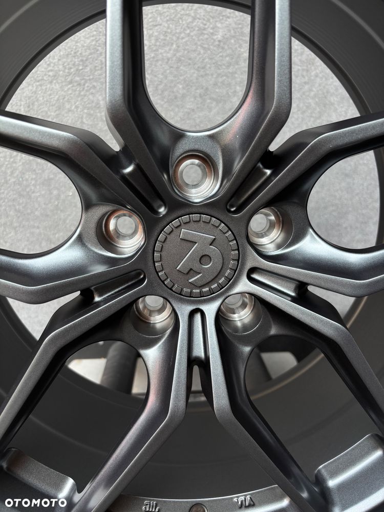 NOWE alufelgi Seventy9 5x112 18 felgi 8j ET30 BMW seria 3 G20 G22 G30 G31 F44 G22 G23 G32 F39 G60 G01 X1 F48 G42 X2 U06 Active Tourer Z4 G29 xDrive Styling 930 Grafitowe jak Japan Racing Carbonado Rubin - 5