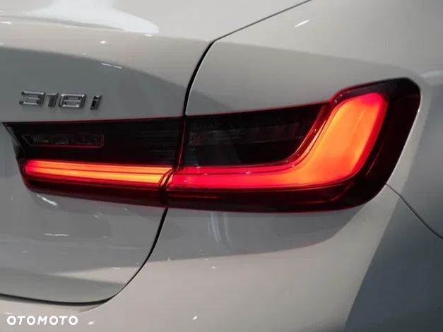 BMW Seria 3 318i M Sport - 20
