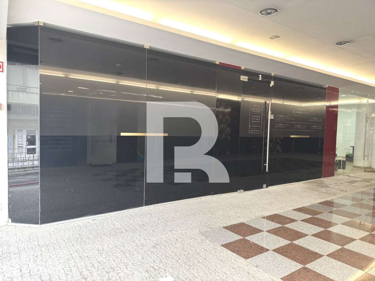 Loja para arrendar - Galeria Magnólia em Mem Martins - Grande imagem: 3/6