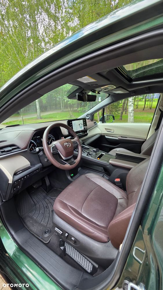 Toyota Sienna - 12