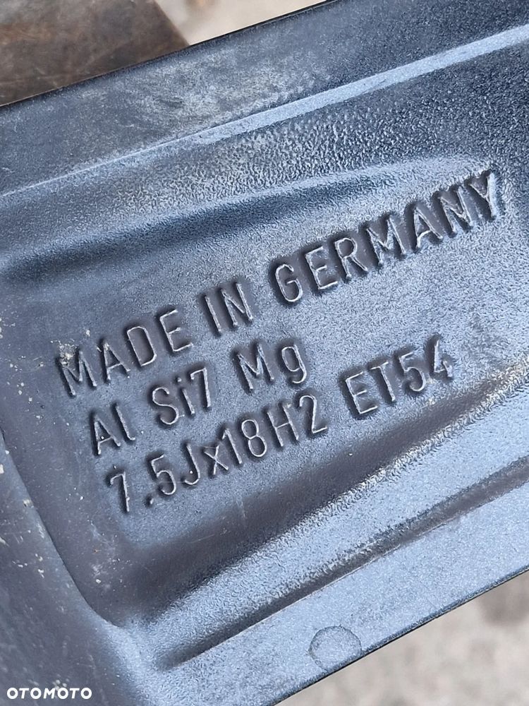 Felga audi  a3 8p  s-line 7.5j18h2 ET54 - 5