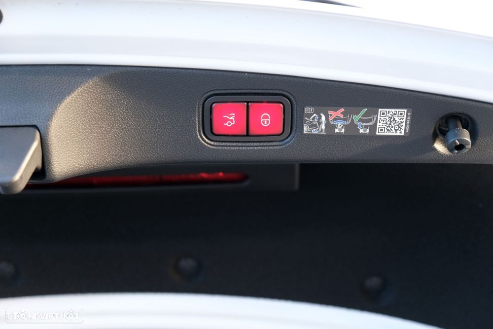 Mercedes-Benz E 220 d AMG Line - 53