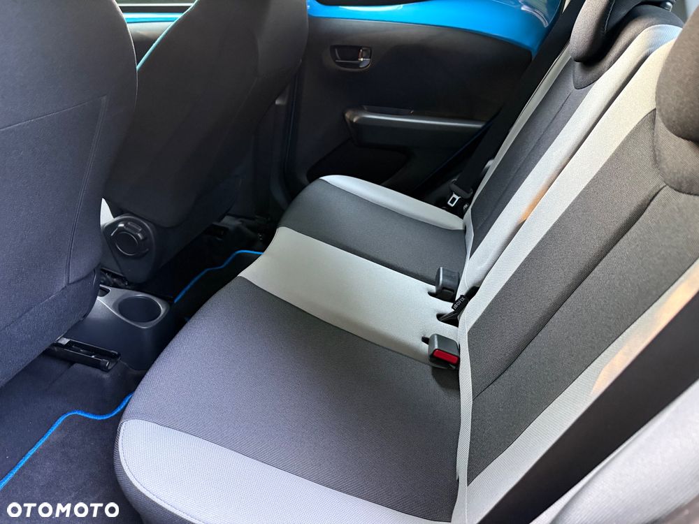 Toyota Aygo x-play touch - 10