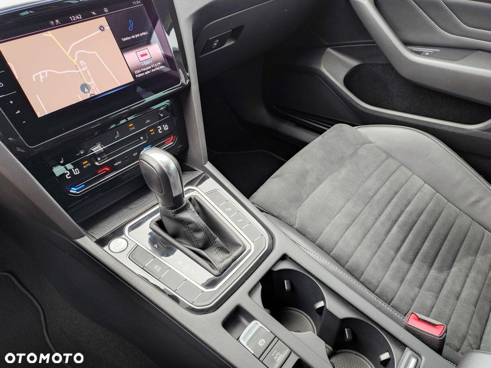 Volkswagen Passat Variant 2.0 TDI Elegance DSG - 15