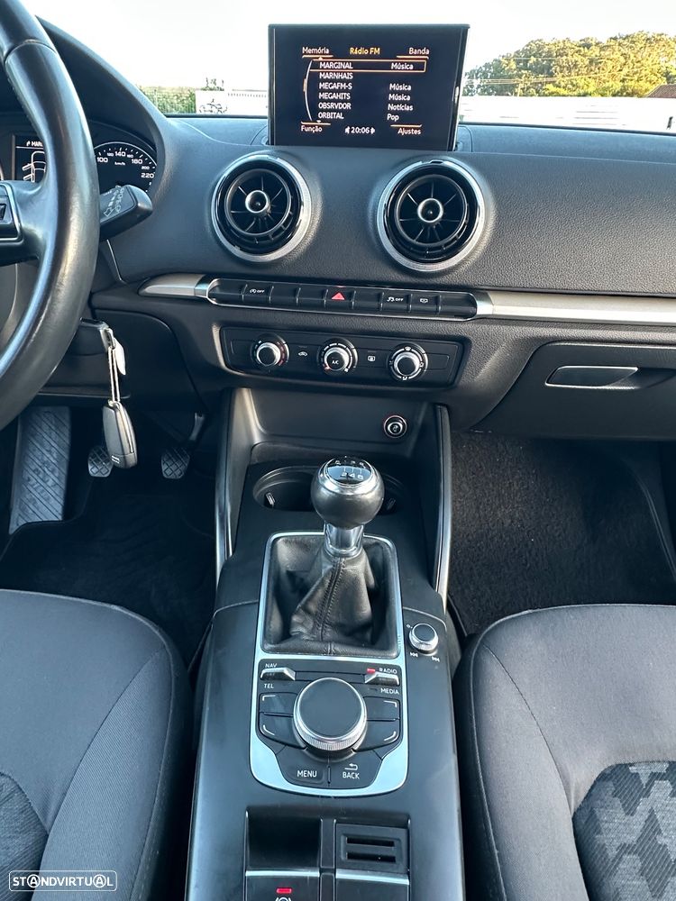 Audi A3 Sportback 1.6 TDI Attraction - 32
