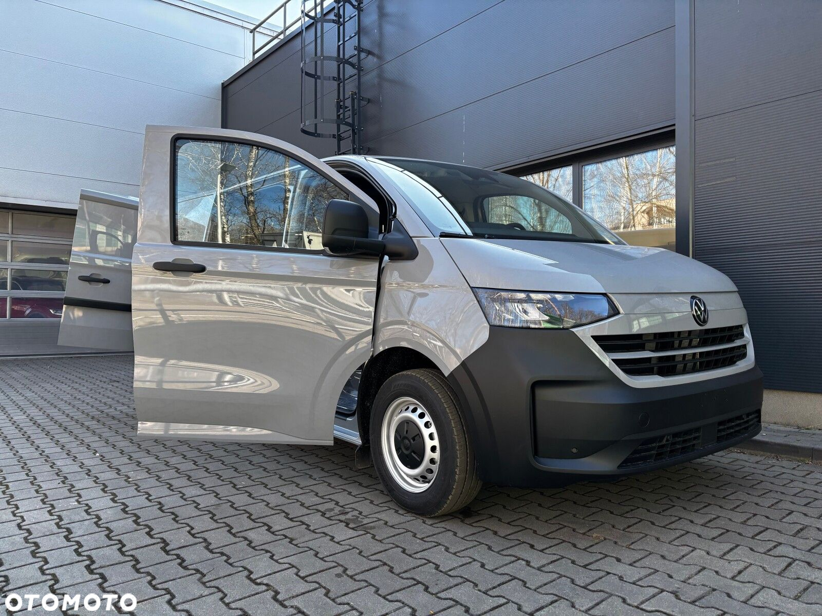 Volkswagen Transporter 2.0 TDI 150 KM 8-b automat. L1 - 3