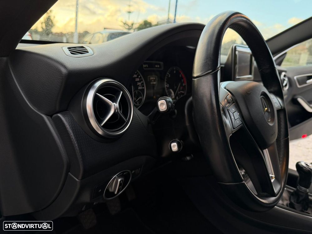 Mercedes-Benz A 180 CDI (BlueEFFICIENCY) Urban - 15
