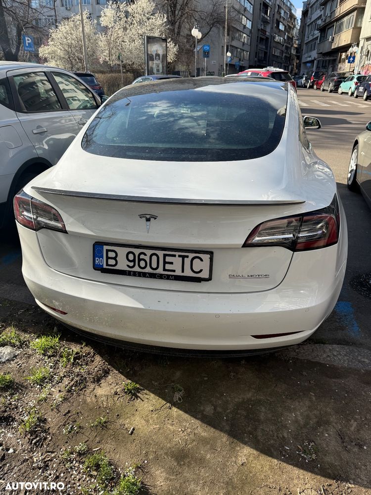 Tesla Model 3 Performance - 2