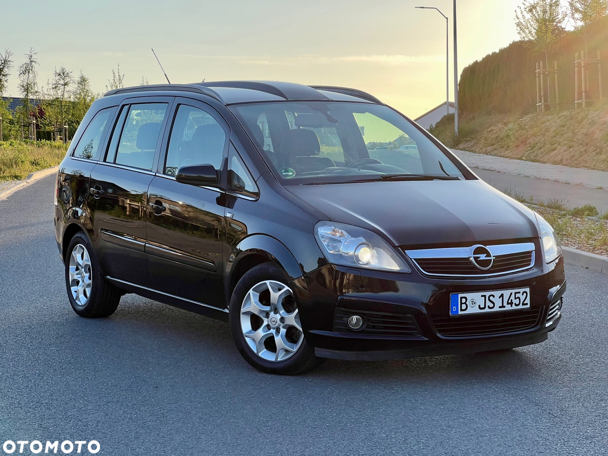 Opel Zafira 2.2 Automatik Cosmo - 2