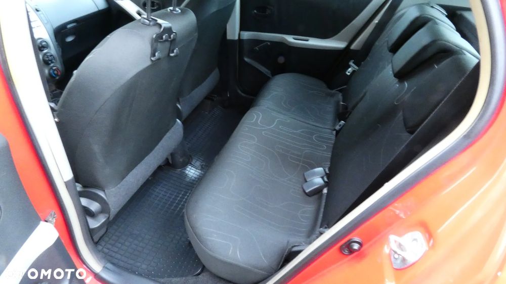 Toyota Yaris 1.0 Luna - 11