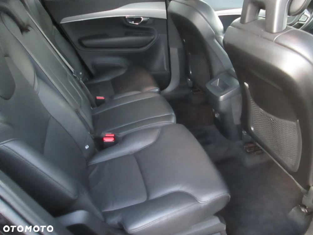 Volvo XC 90 B5 D AWD Geartronic Momentum Pro - 30