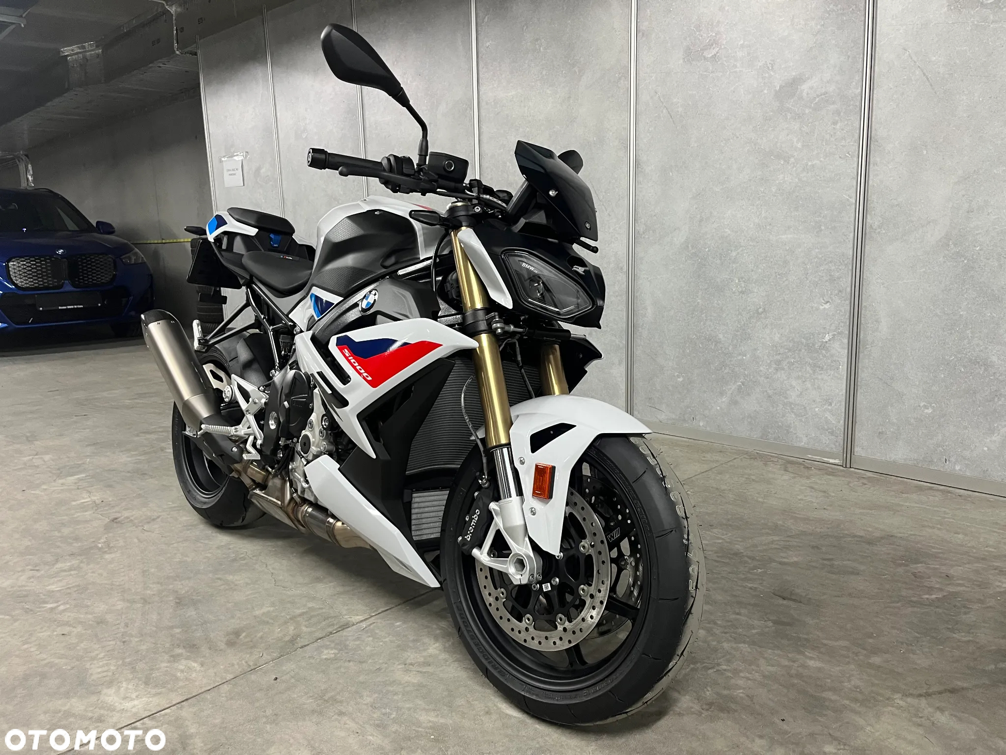 BMW S - 2