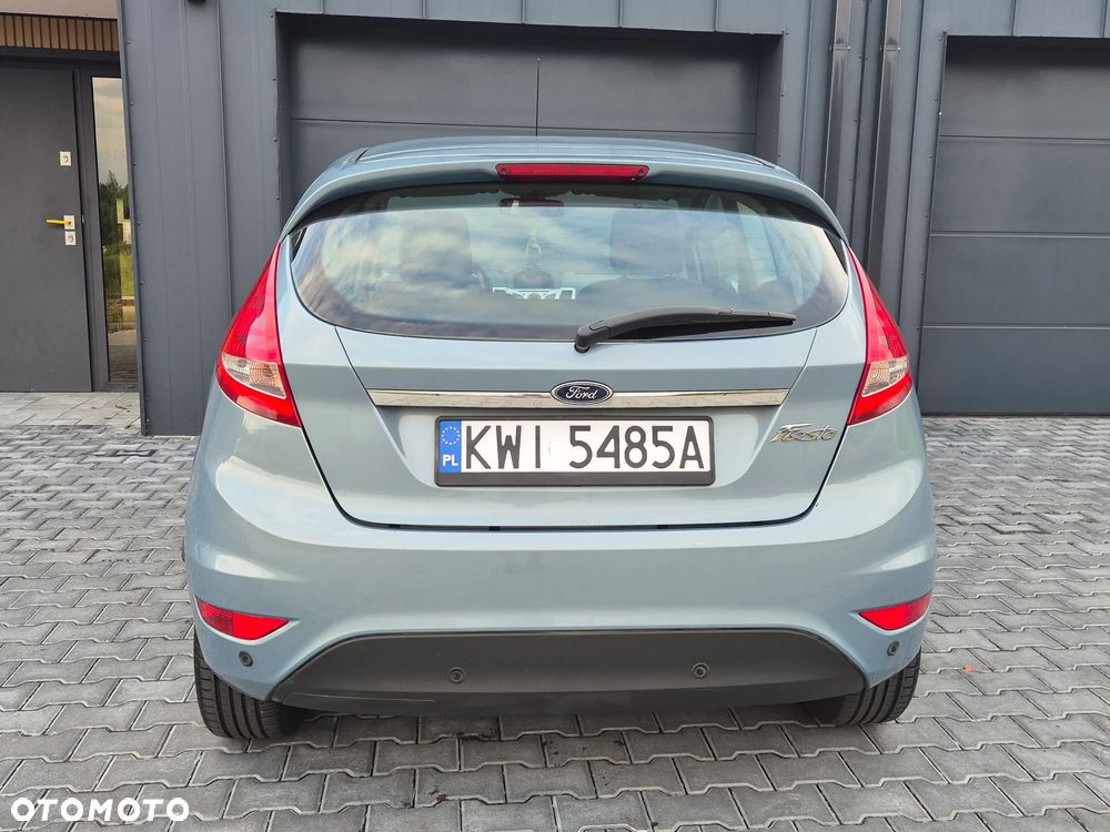 Ford Fiesta 1.25 Ghia - 26