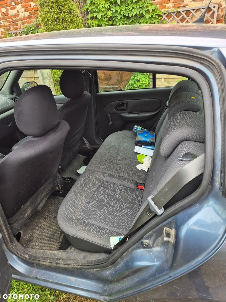 Renault Clio 1.2 16V Alize - 4