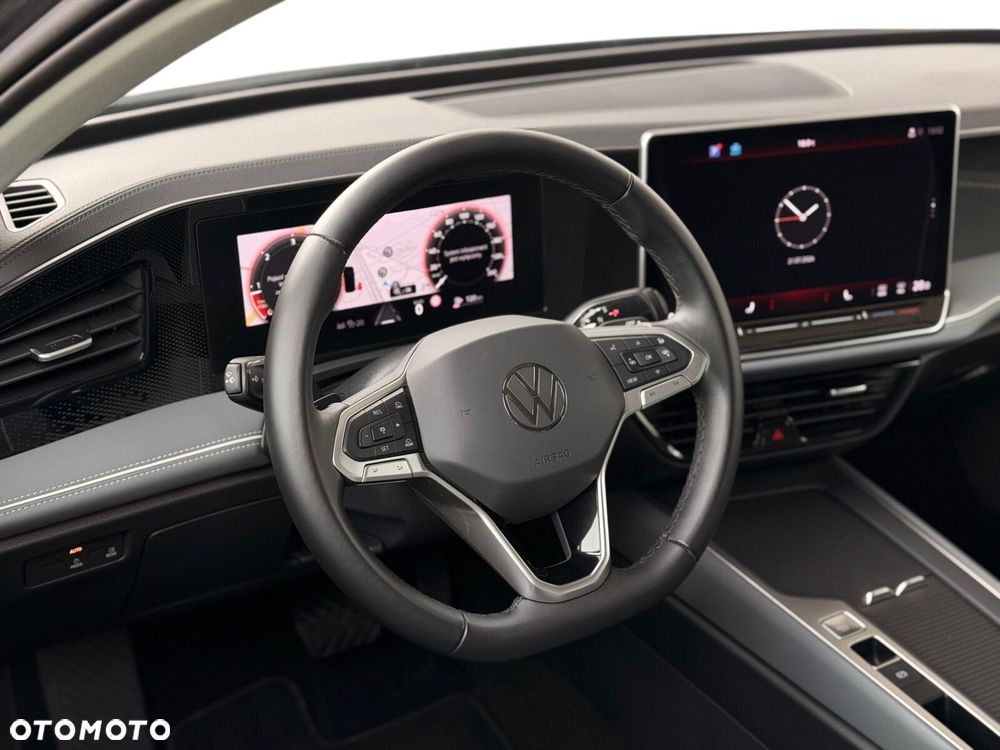 Volkswagen Passat - 12