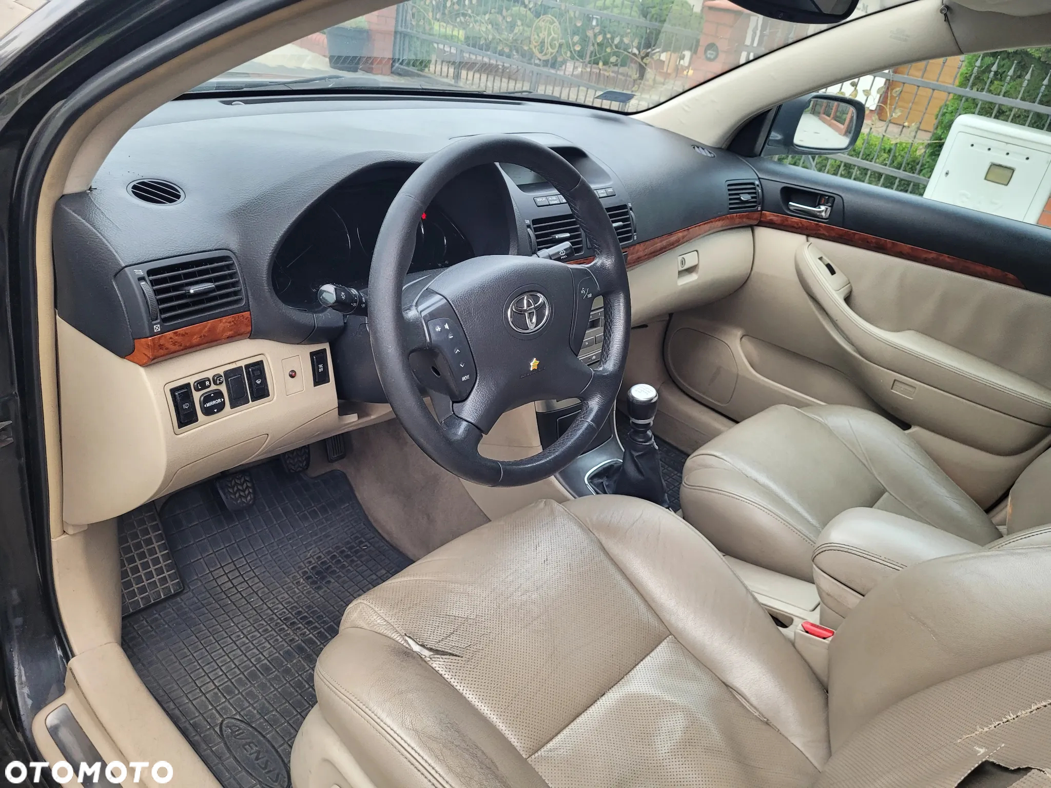 Toyota Avensis 2.2 D-4D Prestige - 4