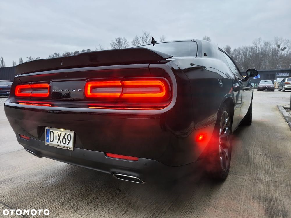 Dodge Challenger - 14
