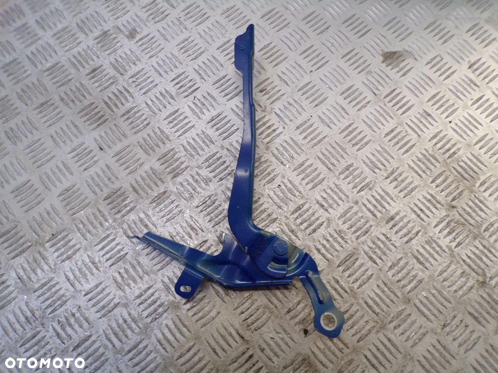 ZAWIAS MASKI LEWY OPEL MOKKA B - 1