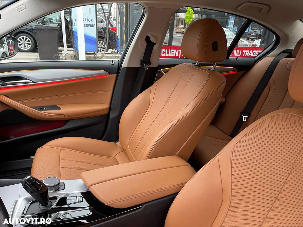BMW Seria 5 530e Aut. - 11
