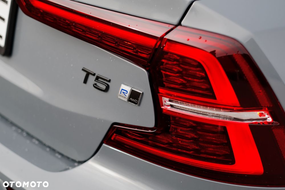 Volvo S60 T5 AWD R-Design - 7