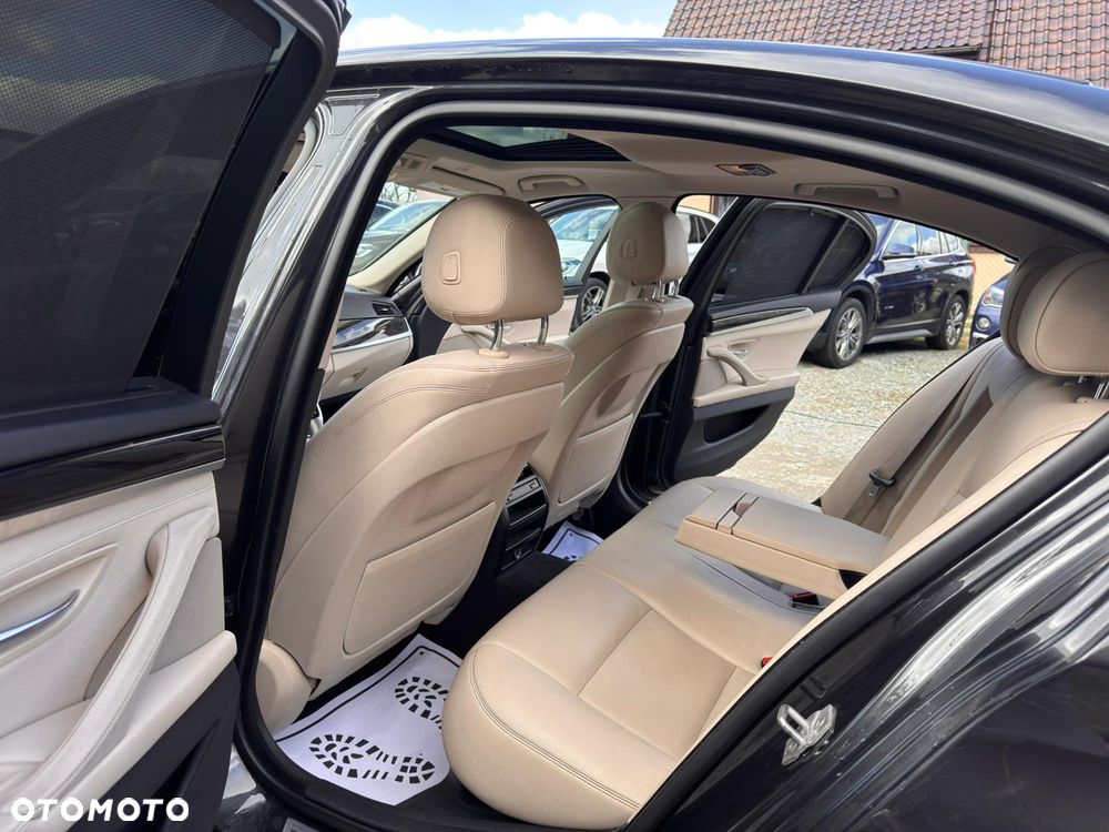 BMW Seria 5 528i xDrive Sport-Aut Luxury Line - 10