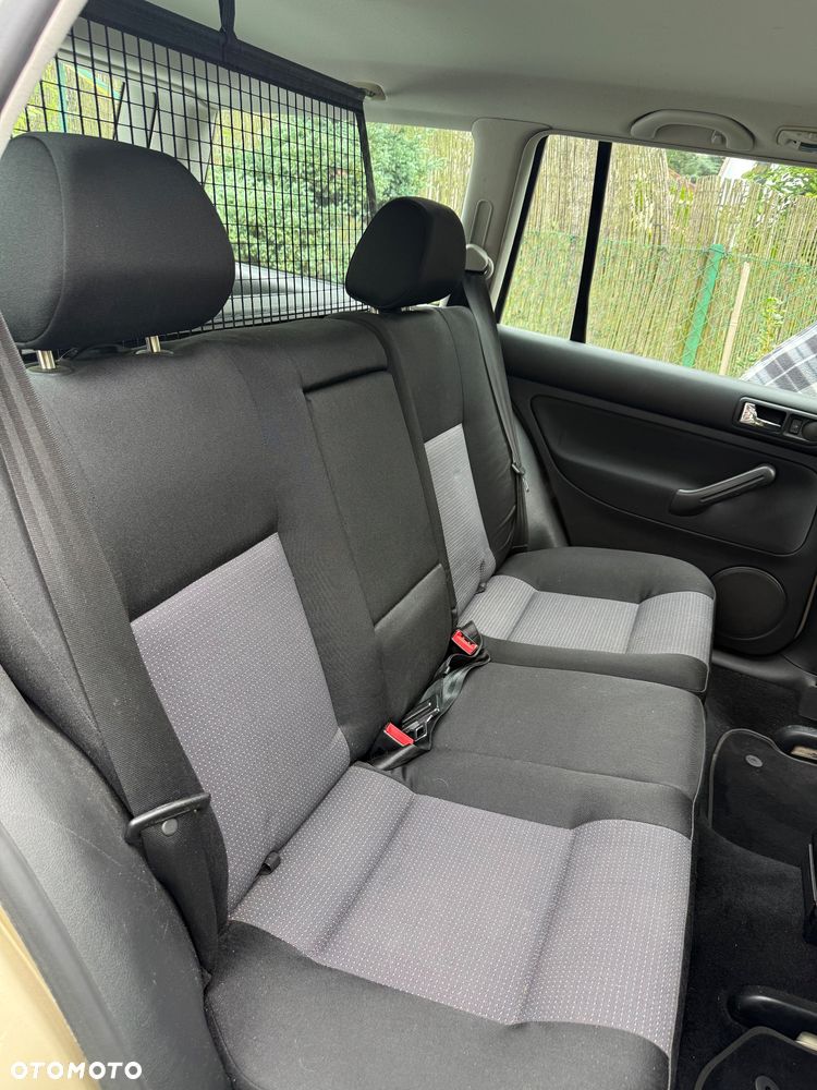 Volkswagen Golf 1.6 FSI Comfortline - 18