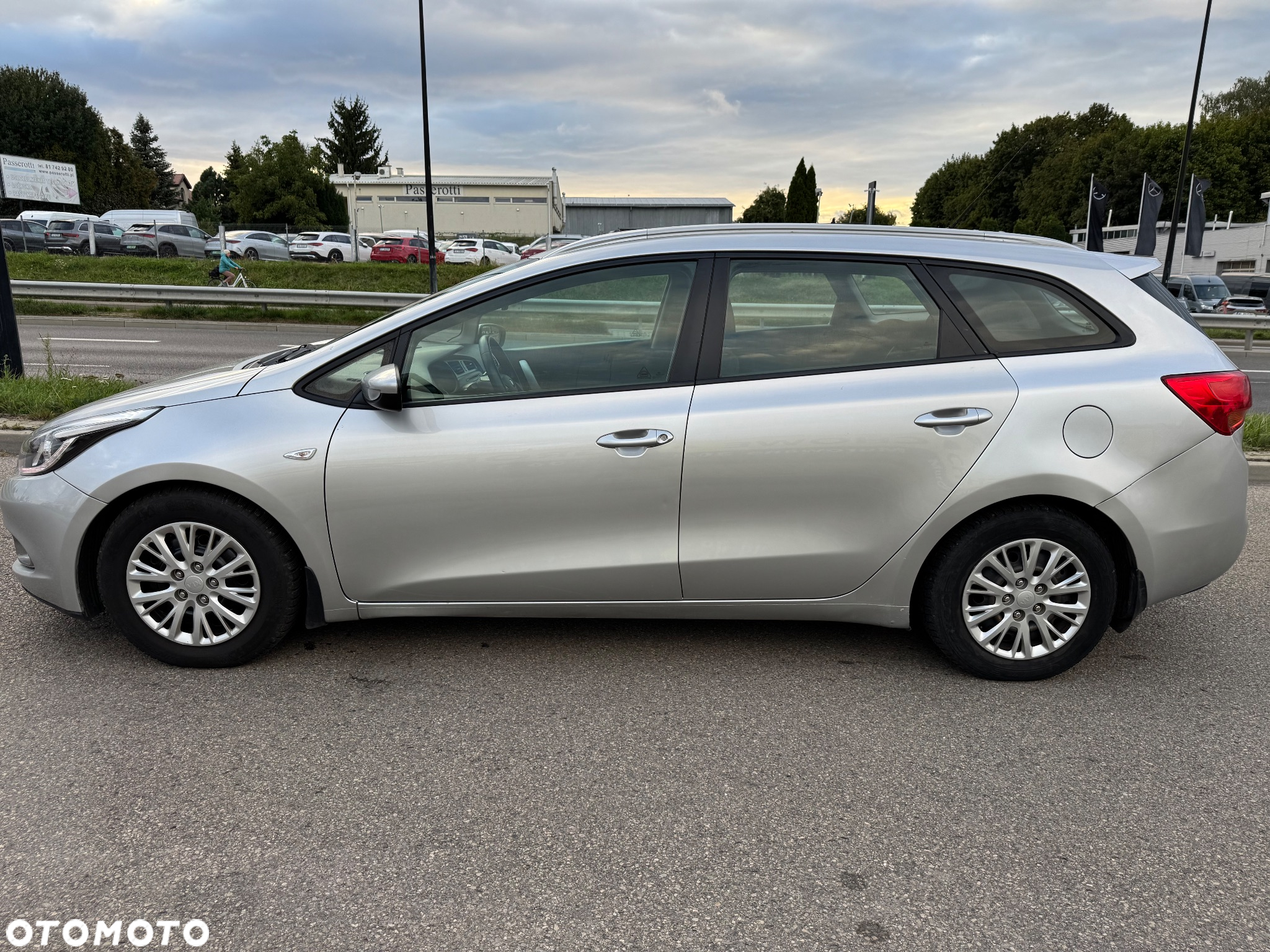 Kia Ceed Cee'd 1.6 GDI L - 12