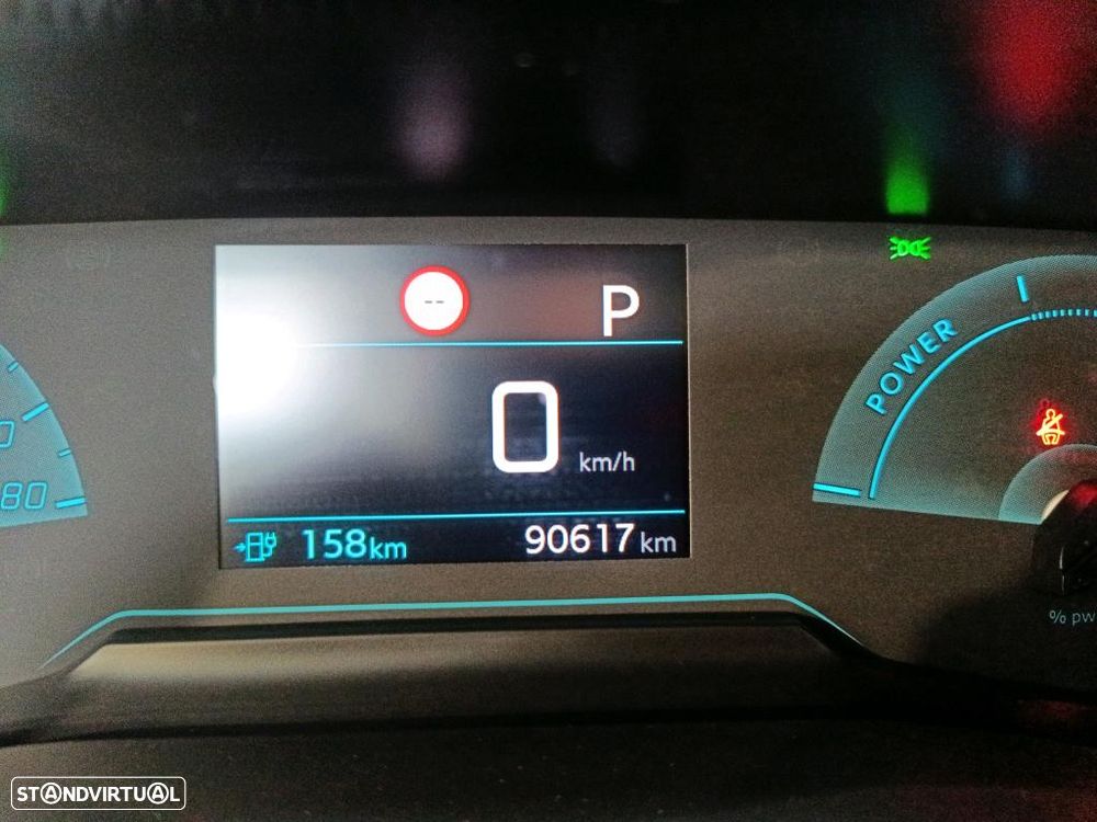Peugeot e-2008 50 kWh Active Pack - 8