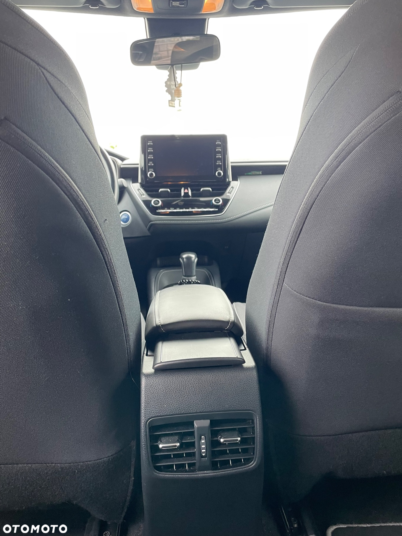 Toyota Corolla 2.0 Hybrid Comfort - 12