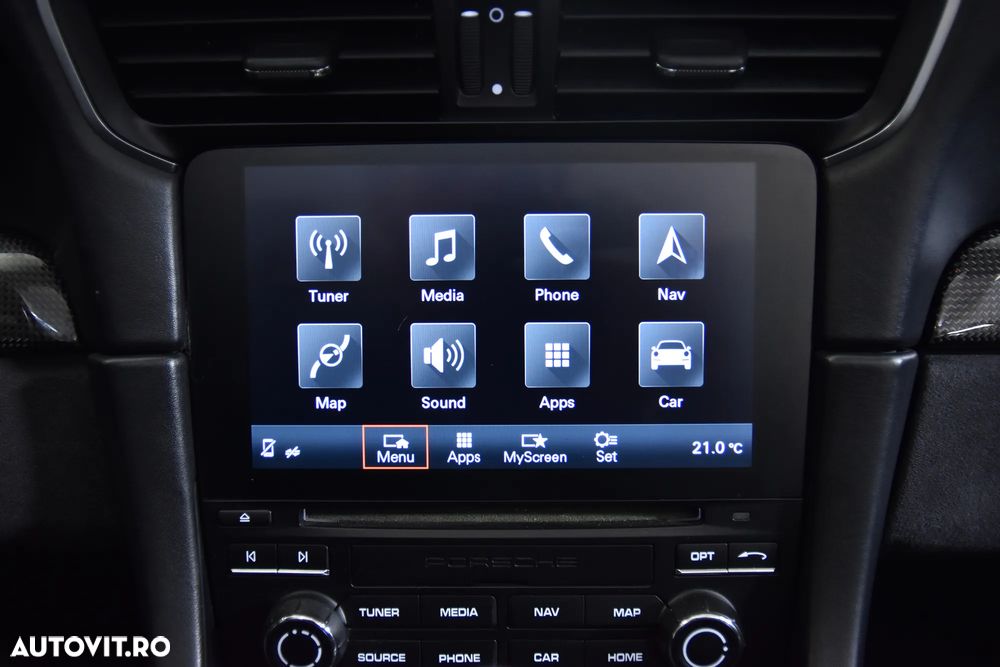 Porsche 911 Carrera 4 GTS PDK - 28