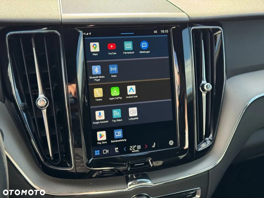 Volvo XC 60 B4 B Plus Dark - 25